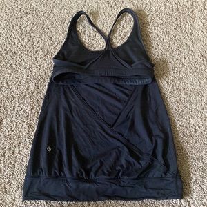 Lululemon black workout top size 8